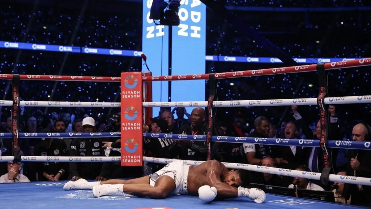 Brutális kiütés, közel 100 ezer néző előtt mosták fel Anthony Joshuával a Wembley-t - videó