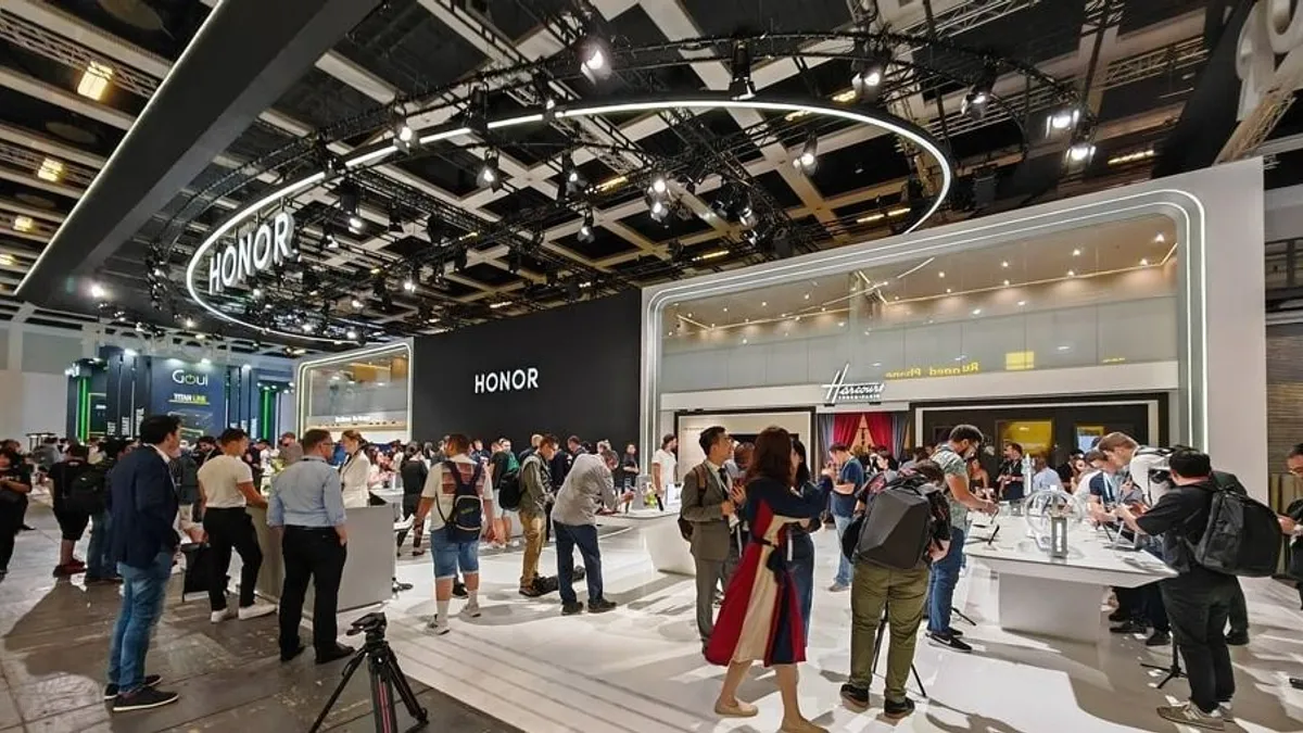 HONOR az IFA 2024-en: Snapdragon hajtotta PC, eszközre telepített AI Agent és AI Deepfake felismerő rendszer