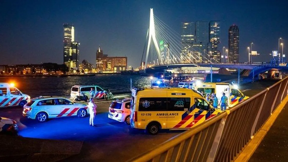 Halálra késeltek egy embert Rotterdamban