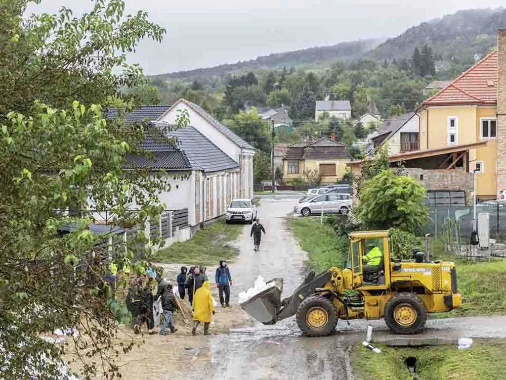 Árvíz helyzet hétfőn Dunaalmáson (10)