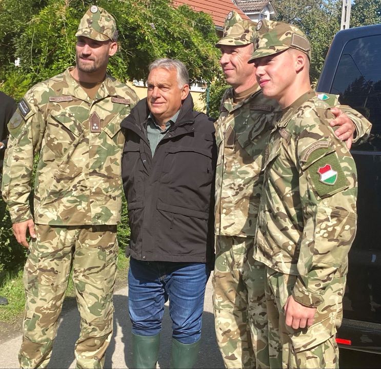 orbánviktor, tartalékos, katona