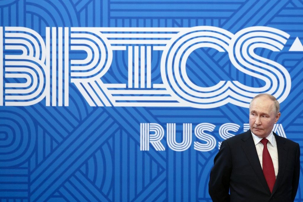 Vlagyimir Putyin orosz elnök a BRICS parlamenti fórumán Szentpéterváron 2024. július 11-én