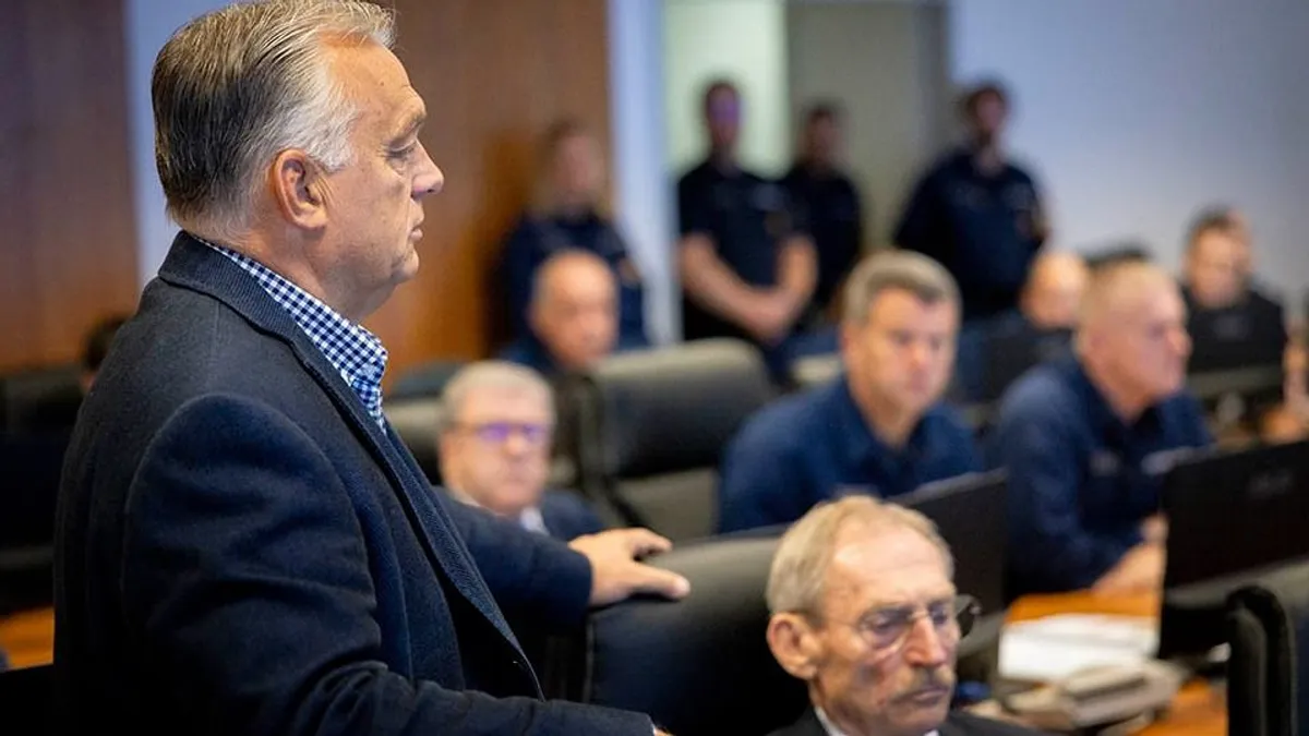 Orbán Viktor Visegrádon folytatta az árvízi védekezést irányító munkát