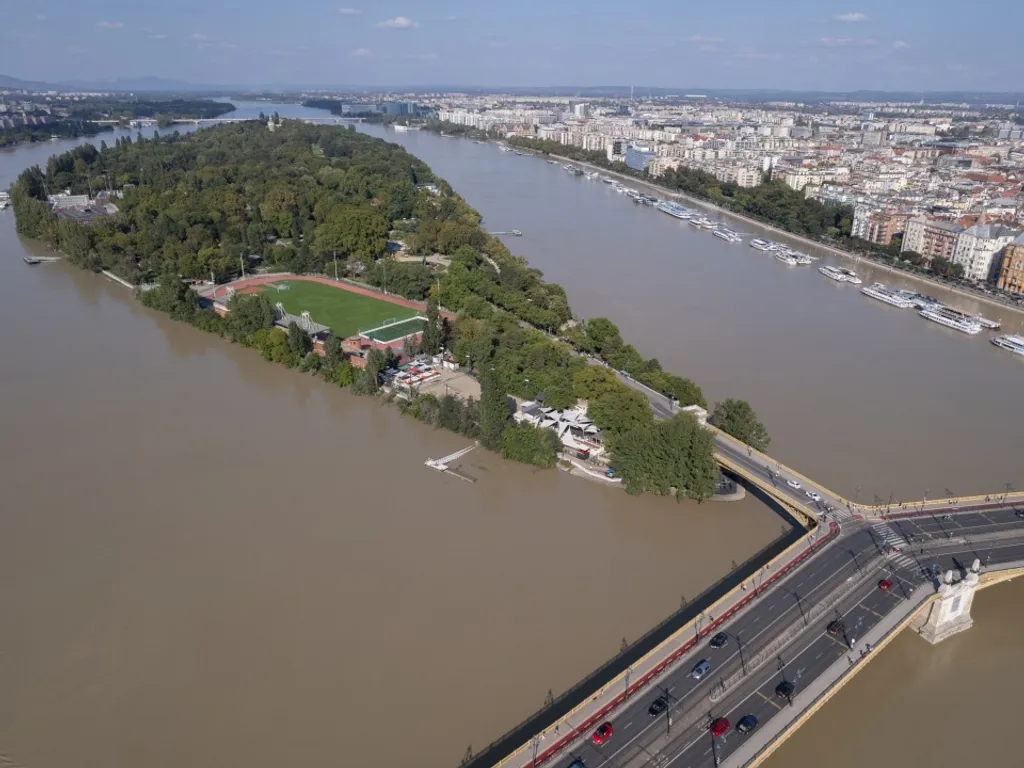 Magyarország, árvíz, Magyarországárvíz2024, magyarországi árvíz, árvízvédelem, magyarországiárvíz, magyarországiárvíz2024, vihar, viharos időjárás, eső, felhőszakadás, árvíz, árvízhelyzet, árvízhelyzet2024, védekezés, homokzsák, Budapest, 2024.09.19.