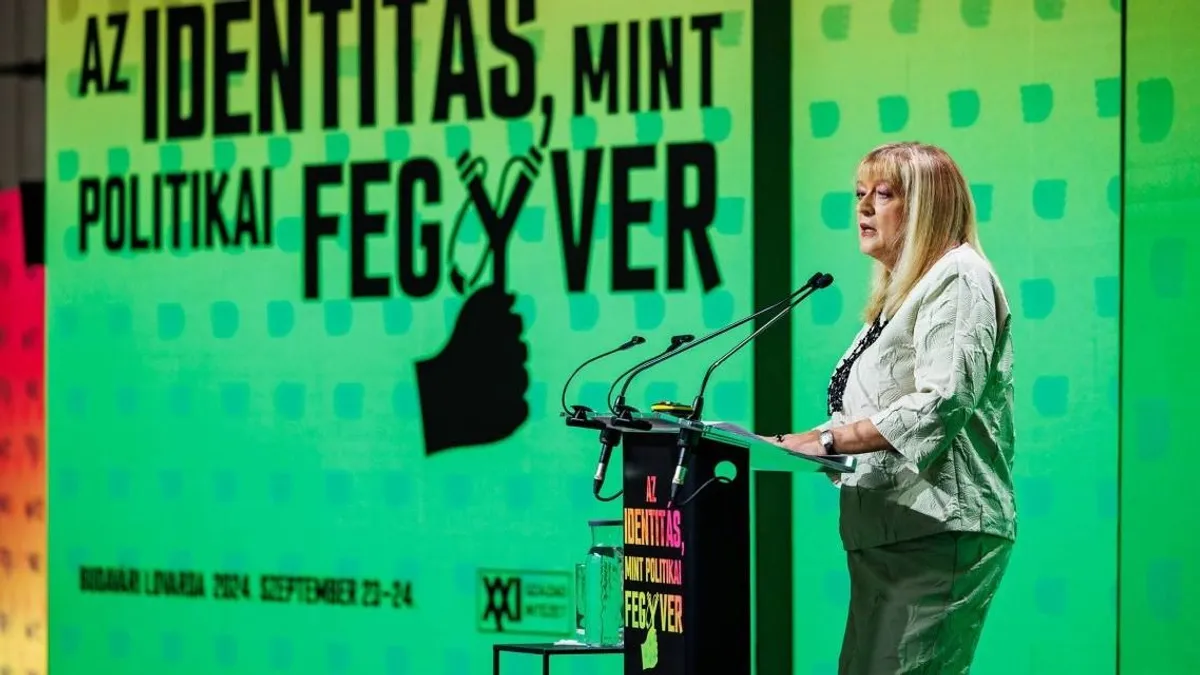 Schmidt Mária: Ne szeretkezz, háborúzz!
