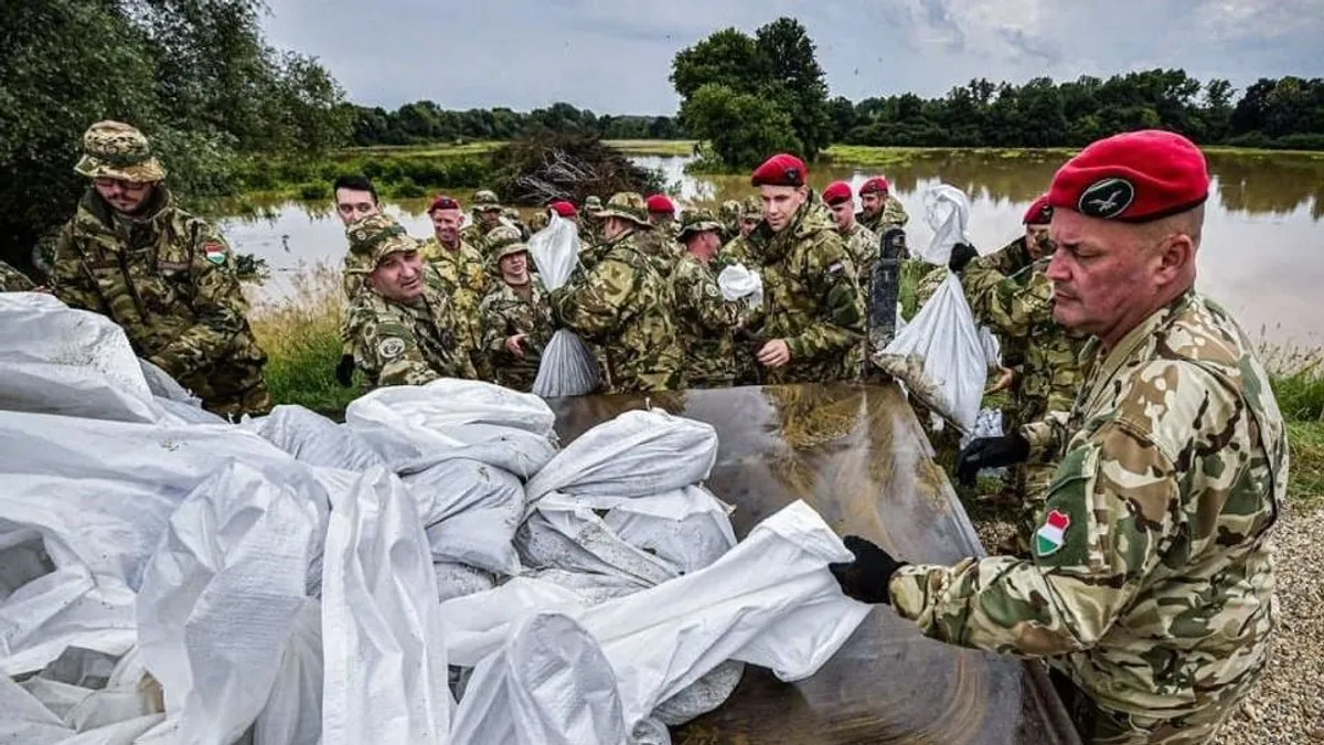 Az évtized áradása közeleg - élőben Pintér Sándor tájékoztatója