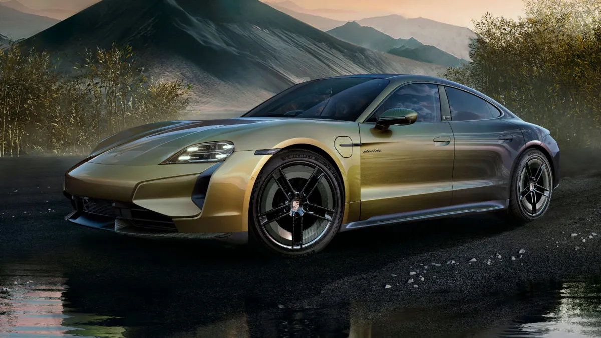 Egy éven át kotyvasztották a Porsche szakemberei a színváltós Mennyei Jáde fényezést