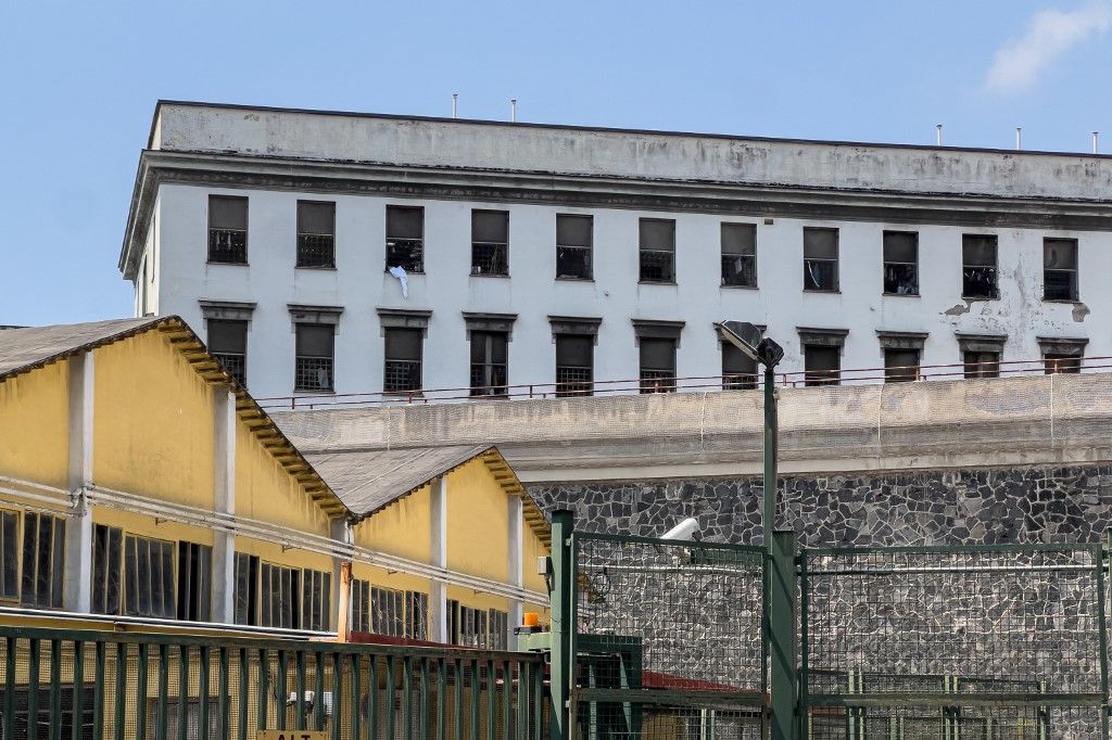 Prisons, Peaceful Protest In Poggioreale.