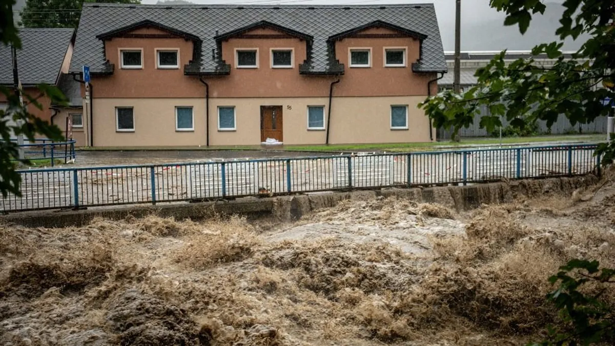 Egy ember meghalt, heten eltűntek a csehországi áradásban