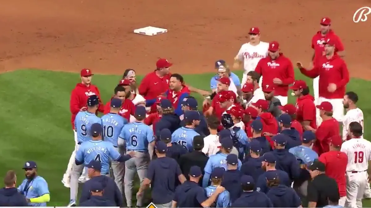 Aki élt és mozgott, mindenki rohant bunyózni a baseballmeccsen - videó