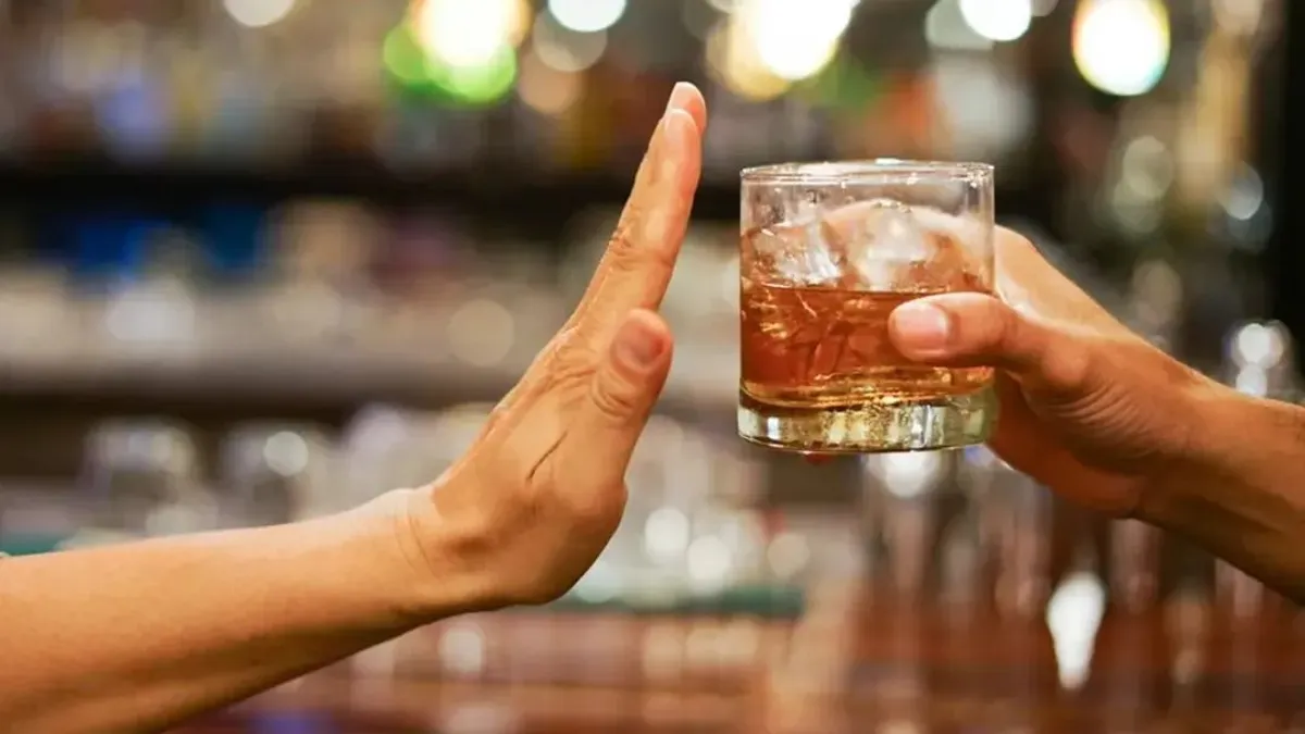 Korlátoznák a felszállás előtti reptéri alkoholfogyasztást