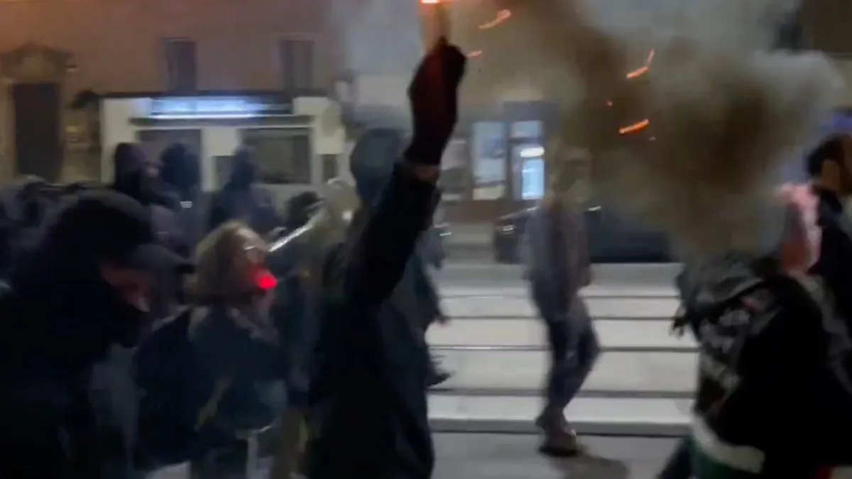 Agresszív szélsőbaloldaliak tüntettek Bécsben a jobboldal győzelme után