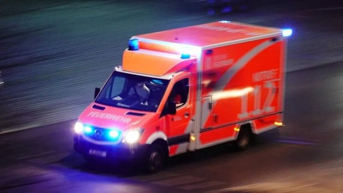 Beomlott egy rendezvényhajó teteje Berlinben, rengeteg a sérült