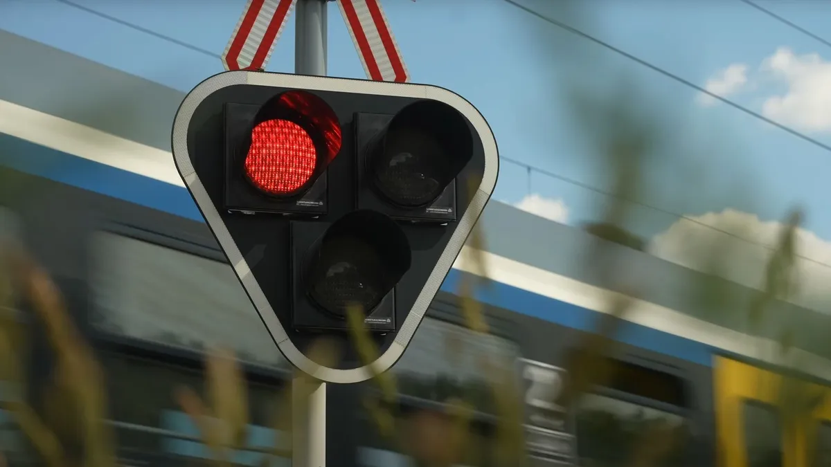 Egymással szemben haladt két vonat, az egyik mozdonyvezető nagyot hibázott