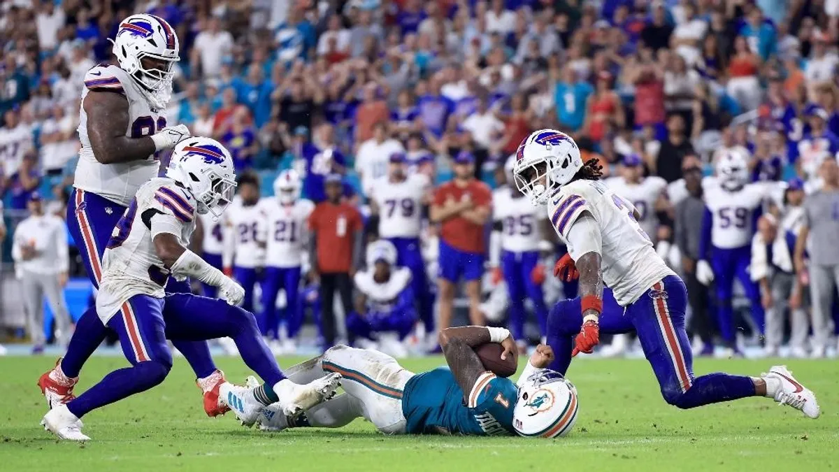 Drámai ütközés után agysérülést szenvedett az NFL-csapat sztárirányítója - videó