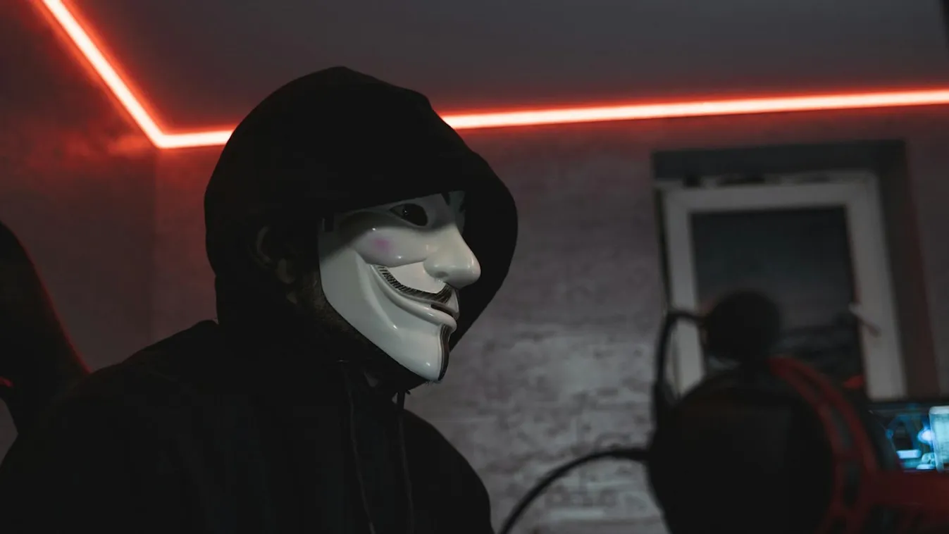 hacker kiberbűnöző hackelés anonymus