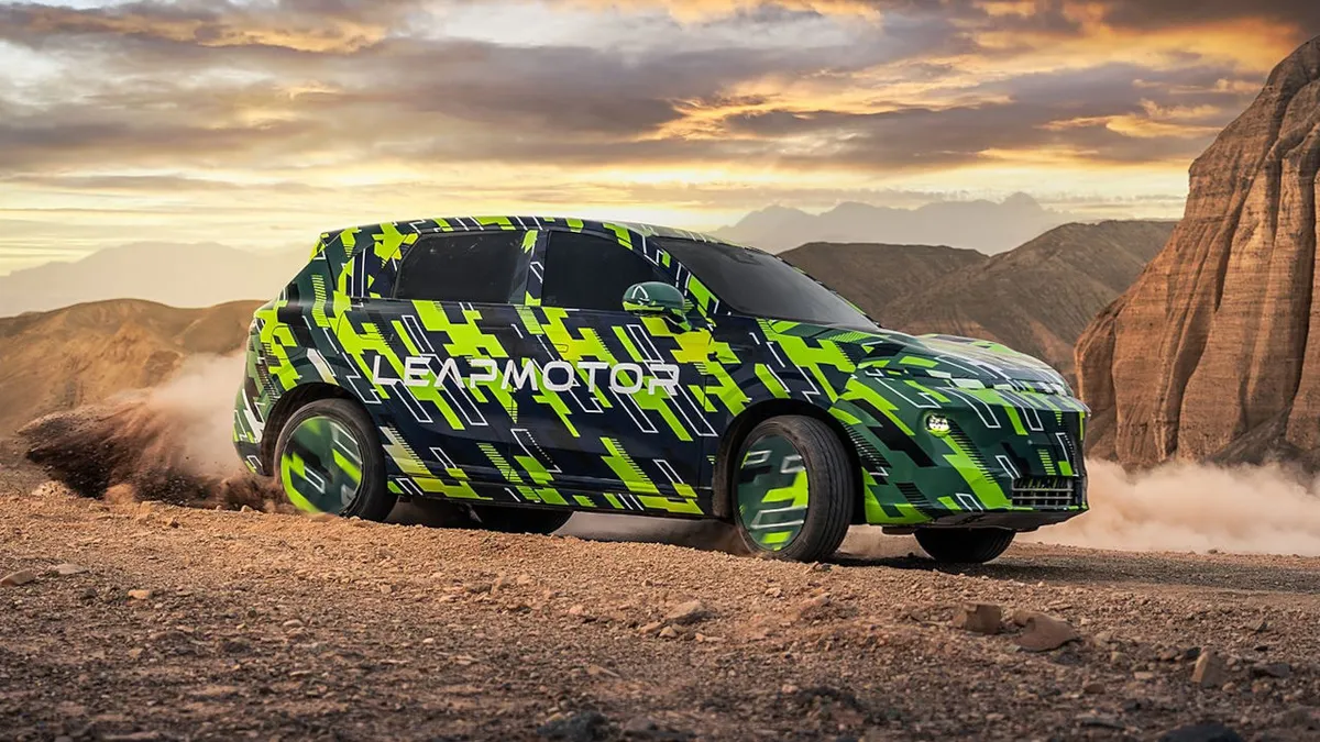Európában debütál a Stellantis-holdudvarba tartozó Leapmotor legújabb autója