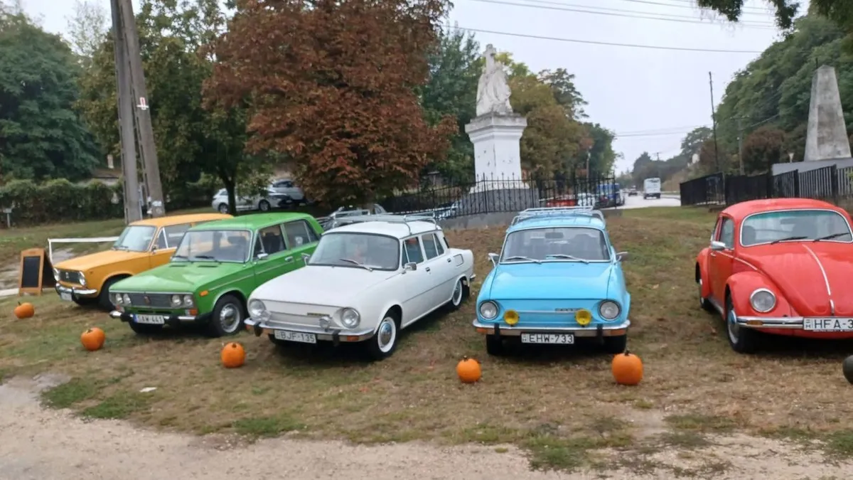 Oldtimerek a rácalmási Tökfesztiválon