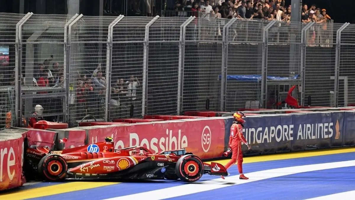 Ferrari-baleset és Verstappen-dráma a szingapúri F1-időmérőn
