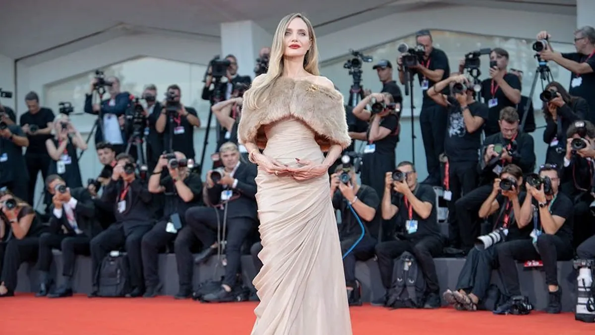 Decemberben érkezik Angelina Jolie Oscar-esélyes filmje