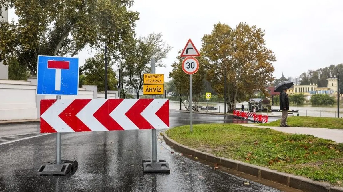 Újabb útlezárások történtek az árvíz miatt: ezeken a helyeken nem lehet közlekedni