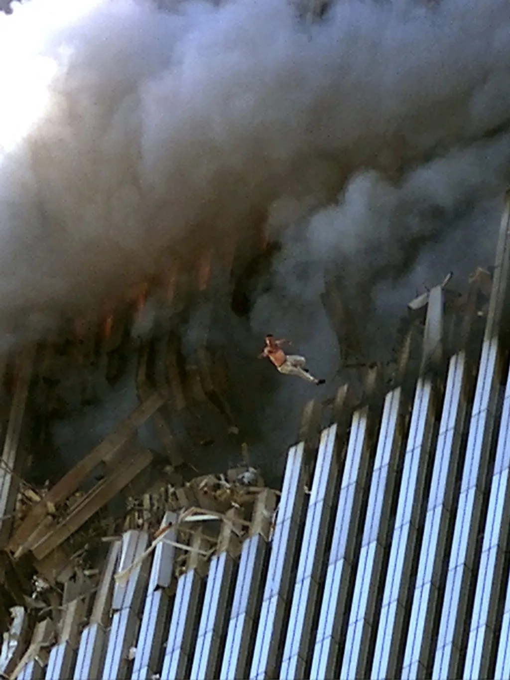 Nézze meg a szeptember 11-ei terrortámadás legborzalmasabb képeit, 2001.09.11., Világkereskedelmi Központ, VilágkereskedelmiKözpont, World Trade Center, WorldTradeCenter, galéria, 2024