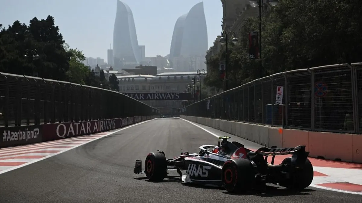 Élő közvetítésünk az F1-es Azeri Nagydíj kaotikus első szabadedzéséről