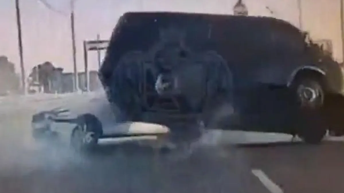 Az egyik ügyesen sávot váltott, a másik mintha nem is látta volna, borzalmas vége lett - videó