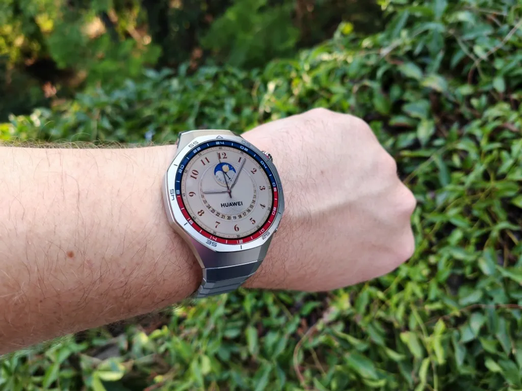 Újgenerációs Huawei okosóra - Huawei Watch GT 5 Pro