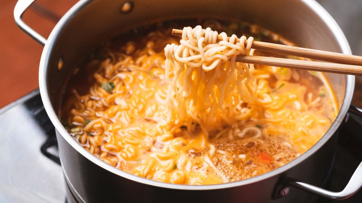 Asian,Spicy,Instant,Noodles,Soup,Cooking,In,Hot,Pot,With