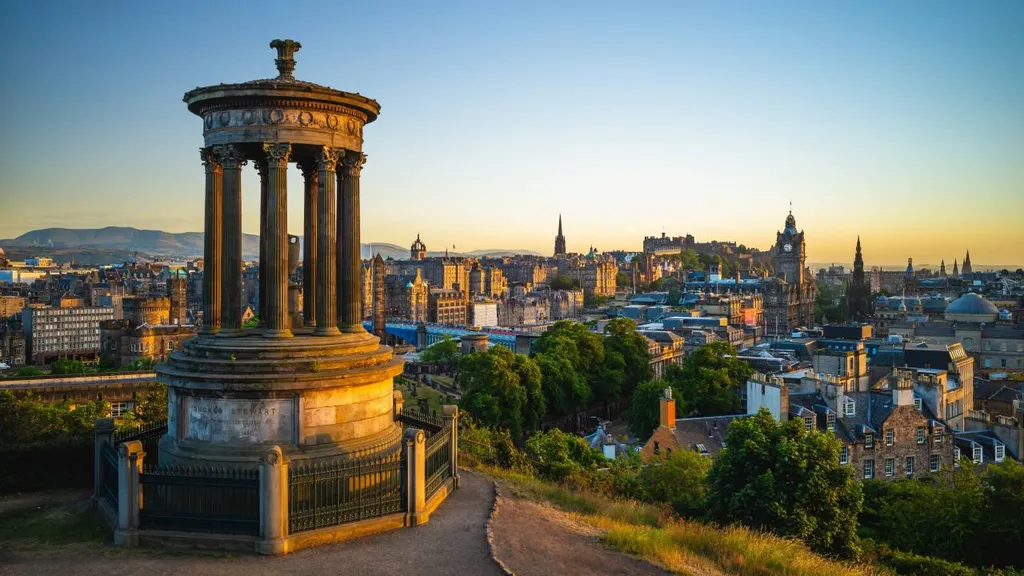 vulkáni eredetű sziklacsúcs, edinburgh-i vár, ősi erődítmény, Edinburgh, Skócia, vár