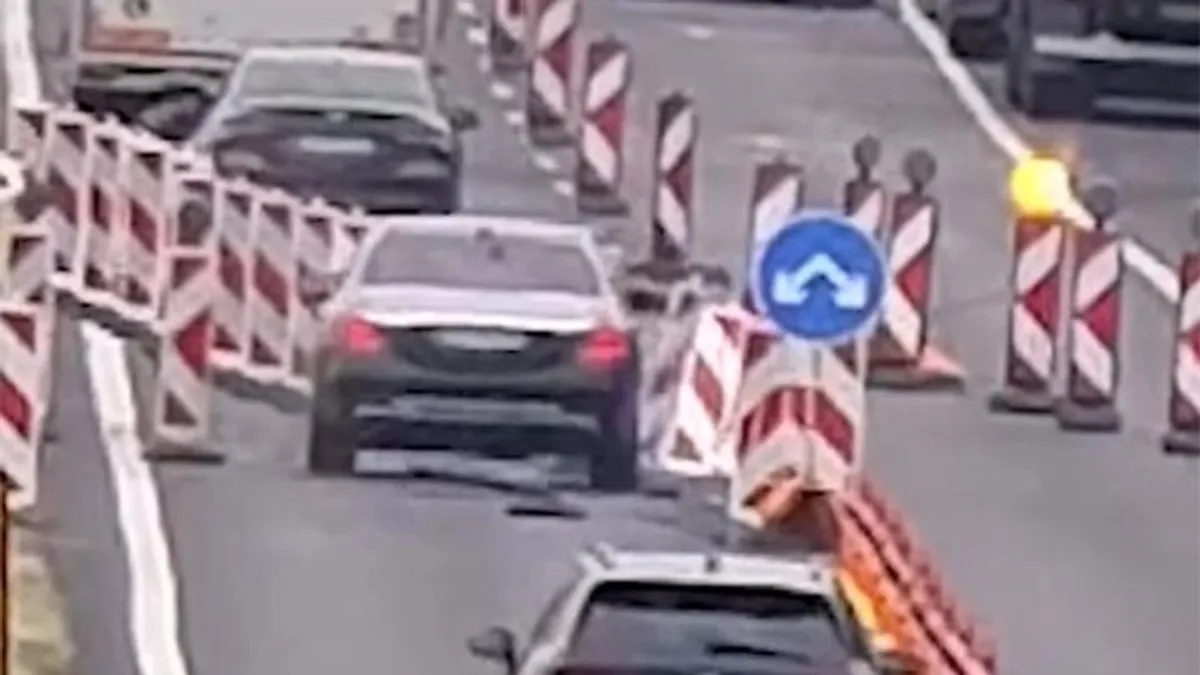 Terelést szétcsapó luxusautós, kiskirályként sávot váltó BMW-s, kézifékbajnok furgonos - videók