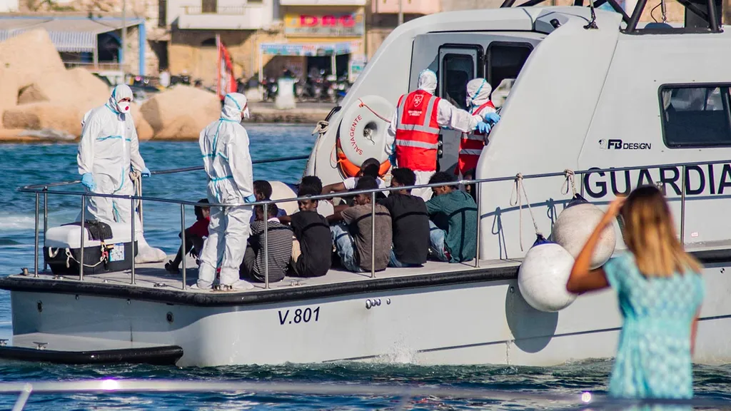 bevándorló, migráns, Open Arms hajó, Olaszország,  2017, Olaszországbevándorló,