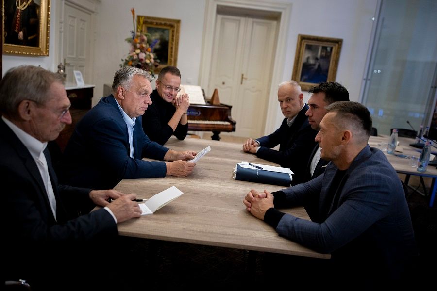 ORBÁN Viktor; SZIJJÁRTÓ Péter; SZALAY-BOBROVNICZKY Kristóf; BIRÓ Marcell; ROGÁN Antal; PINTÉR Sándor