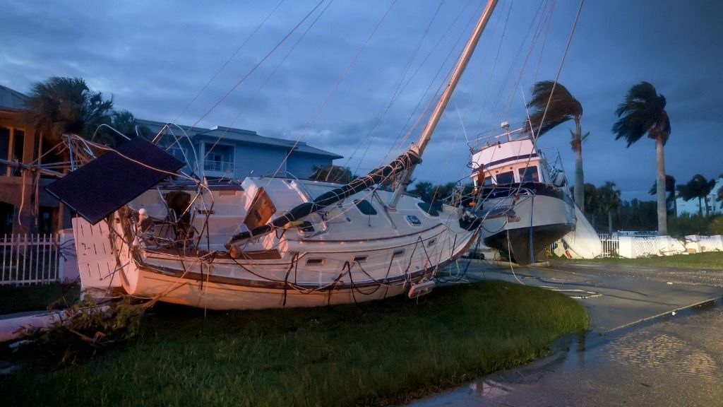 Hurricane Milton Barrels Into Florida