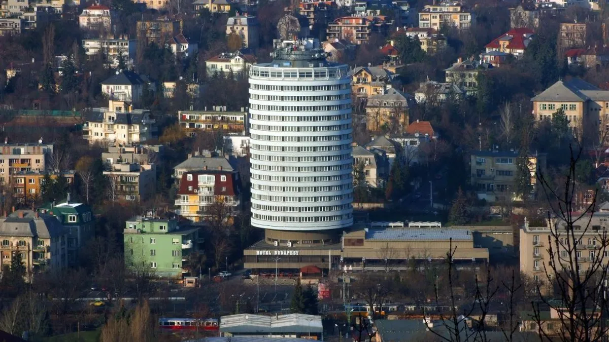 Lebontják, majd újjáépítik a budapesti Körszállót