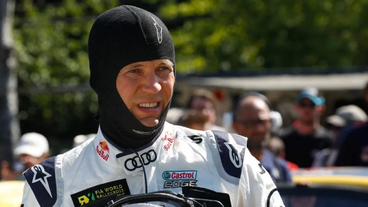 Az F1 miatt 23 év után csapatot vált az autósport legendája