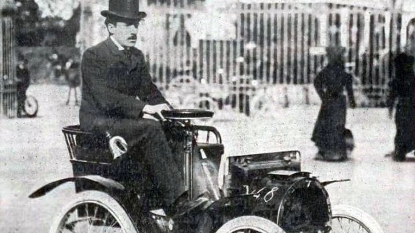 Louis Renault, a francia autógyáros az első autójával 1903-ban