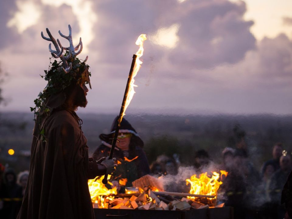 Múlt-kor cikk, Múlt-korcikk, Halloween