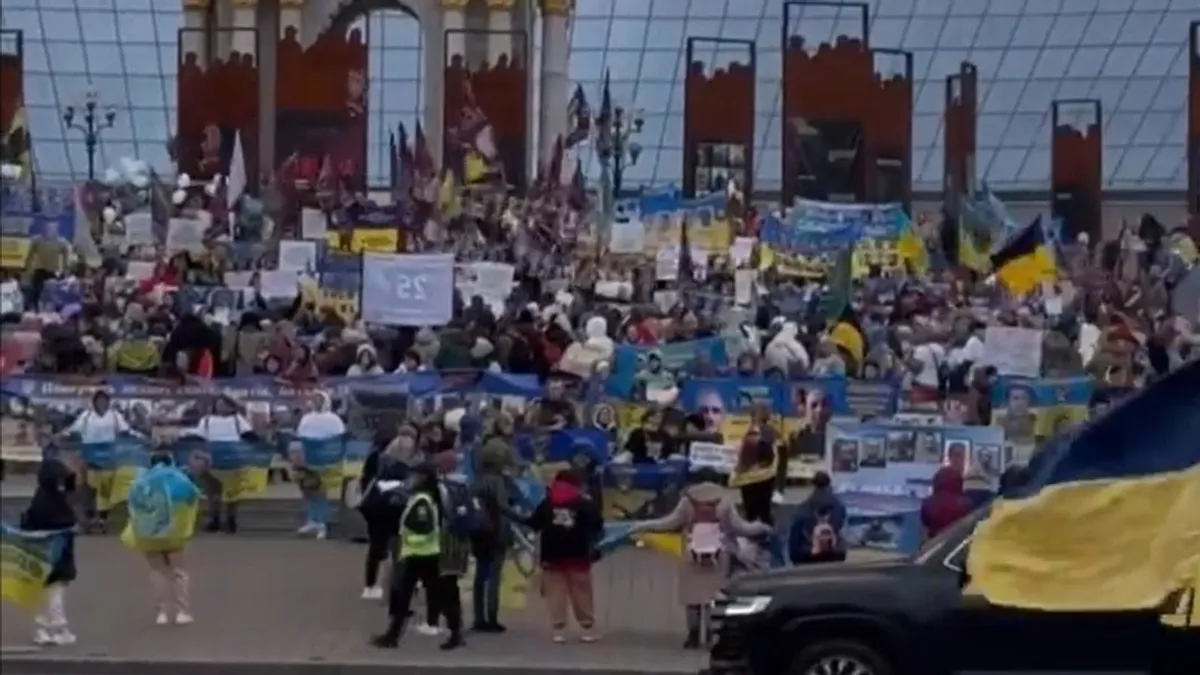 Tüntetnek Kijevben Zelenszkij és az ukrán kormány ellen - videó