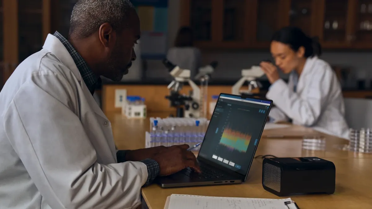 Elképesztő akkuidővel csábít az új MacBook Pro