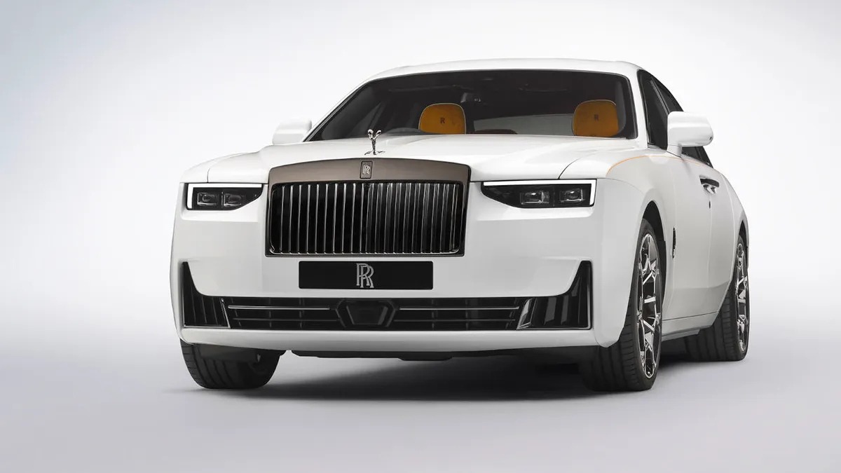 44 000 szín közül választhat a Rolls-Royce Ghost vásárló – és lehet kérni egyedi árnyalatot is