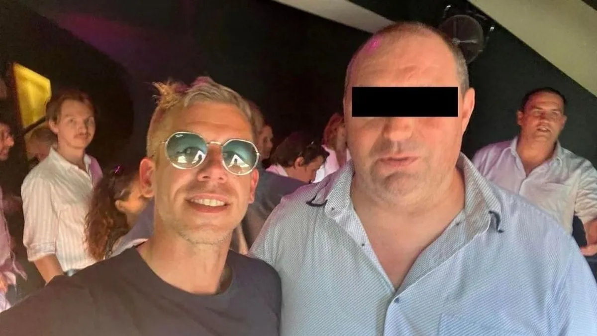 Magyar Péter közvetlen munkatársa és barátja volt a cigarettacsempészet gyanújával letartóztatott férfi