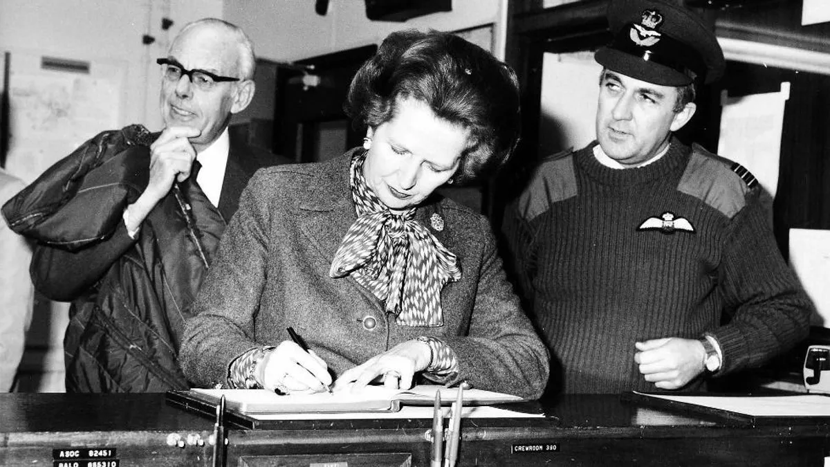Karcolás nélkül úszta meg a merényletet Margaret Thatcher