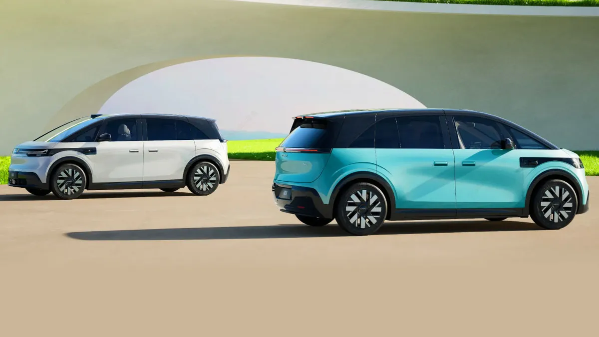 B-oszlop nélküli, 3 tolóajtós családi egyterűt készített a Geely konszern