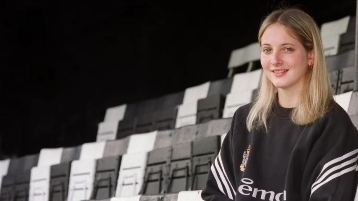 Erőszakosan fogdosta és csókolgatta a Fulham női játékosát a milliárdos üzletember