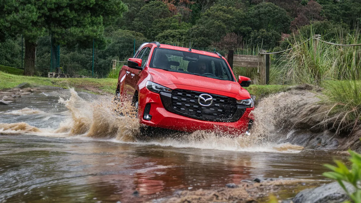 Nagyobb márkajelzést kapott a Mazda pickup