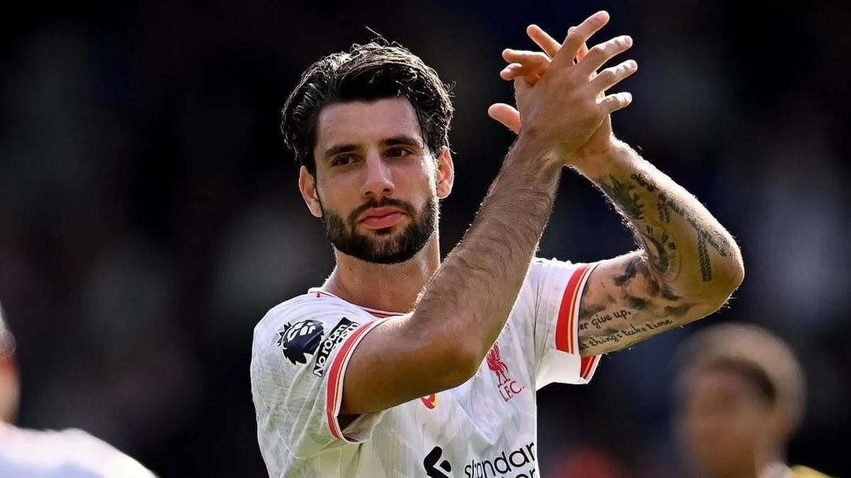 Szoboszlaiék edzője történelmet írt, nagy bajban a Manchester United