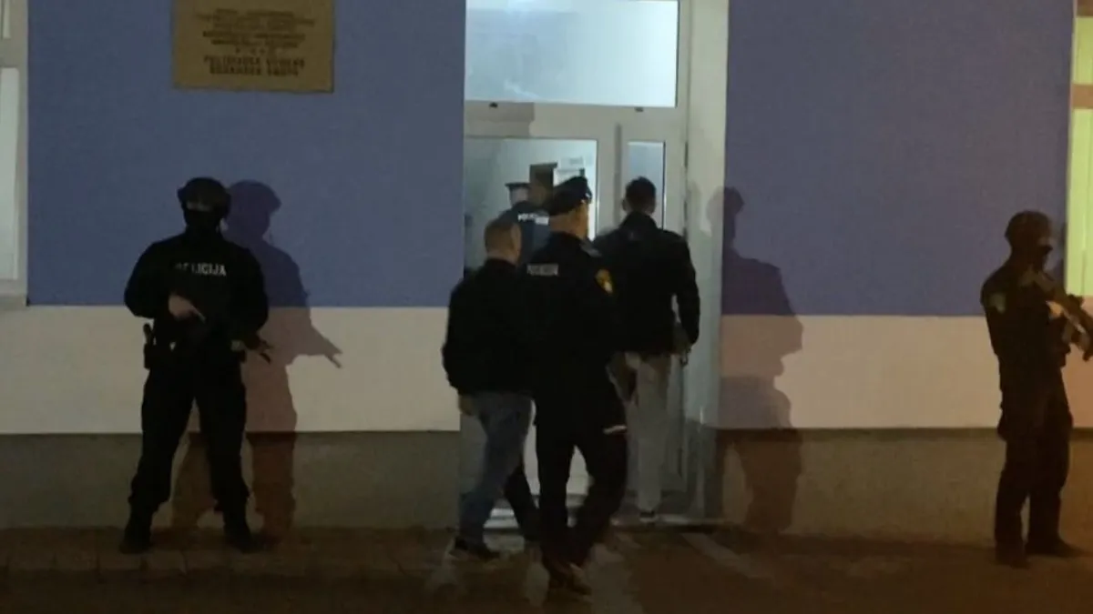 Terror Boszniában, rendőrt késelt halálra egy 15 éves fiú