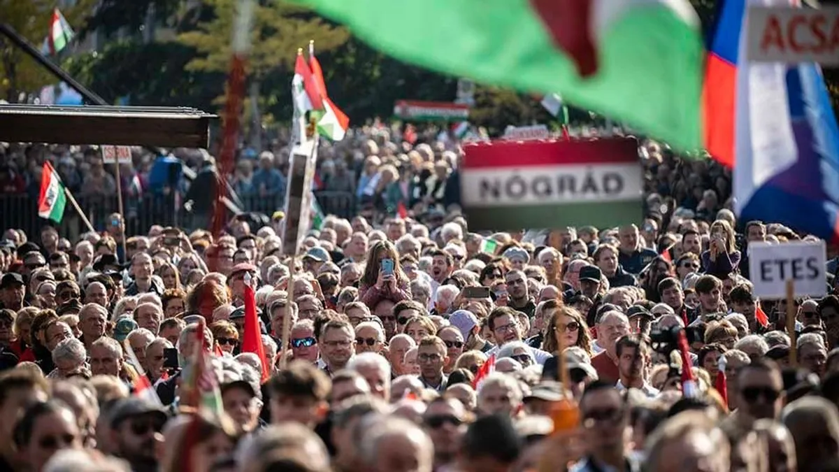 Orbán Viktor:  2024-ben még nem lesz az ember hazafi, ha lyukat vág a zászló közepébe